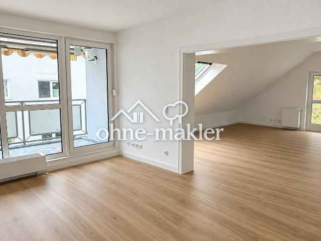 Renovierte DG Wohnung 3 ZKB mit Balkon