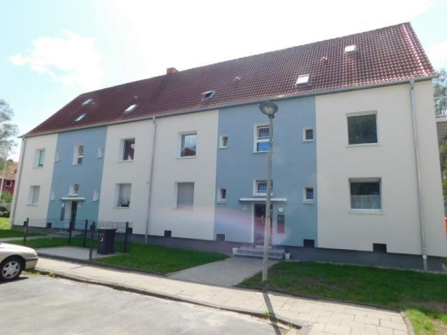 Renovierte DG Wohnung mit Balkon !