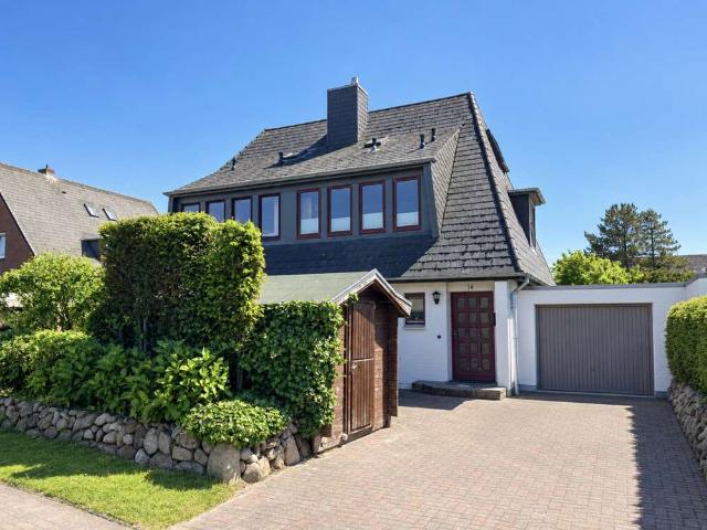 Renovierte Doppelhaushälfte mit Garten – zentral gelegen auf Sylt Provisionsfrei