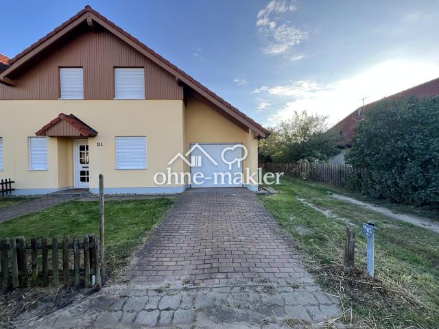 Renovierte Doppelhaushälfte mit grossem Garten und Garage in Linthe bei Berlin/ Potsdam