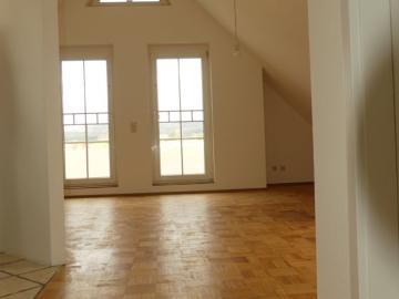 reserviert! Renovierte Einzimmerwohnung mit Balkon und Küche in gepflegter Wohnlage in Schlüchtern