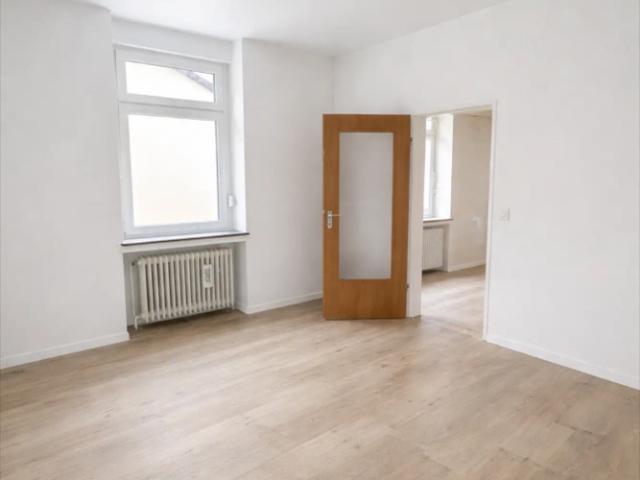Renovierte Erdgeschosswohnung mit attraktiver Raumaufteilung