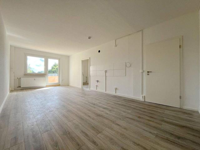 Renovierte Familienwohnung mit Balkon und offener KÃ¼che!