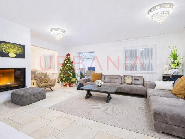 Renovierte Einfamilienvilla mit Doppelwohnung – Genthod
