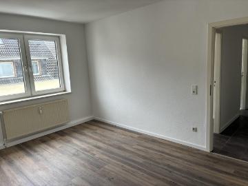Renovierte helle 2 Zimmerwohnung im 2.OG