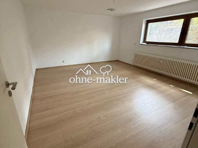 Renovierte, helle 3 Zimmer Souterrain Wohnung in Neureut