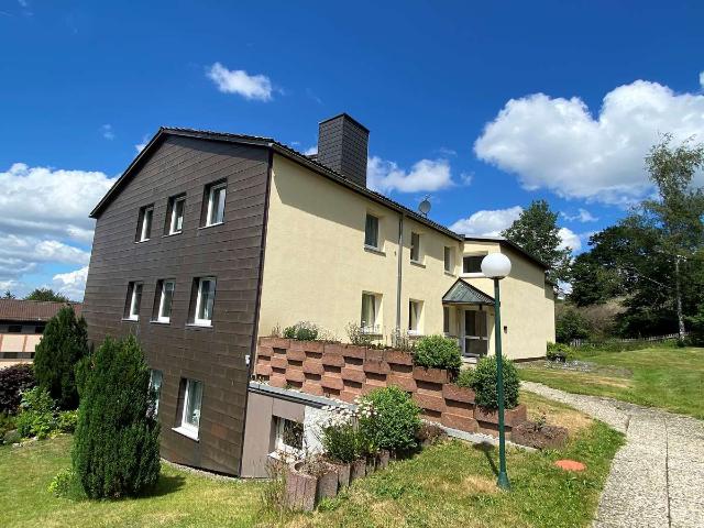 Renovierte, helle 3 Zimmer Wohnung mit Balkon in aufwendig sanierter WEG
