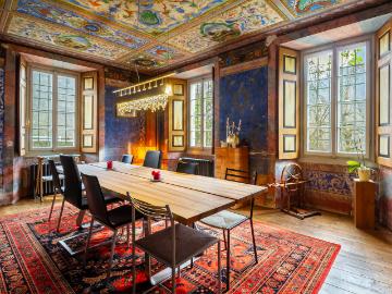 Renovierte historische Immobilie mit mehreren Wohneinheiten – darunter Bündel.