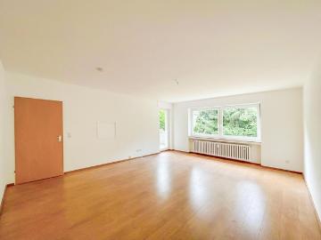 Renovierte Hochparterrewohnung in Moers Asberg mit Gartennutzung und Garage