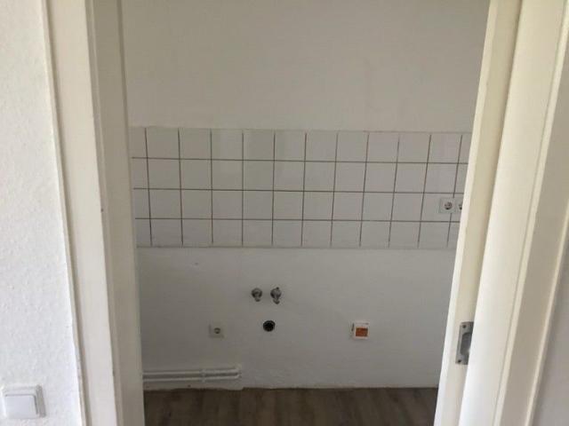 Renovierte kleine Wohnung mit Balkon am Kalkhügel!