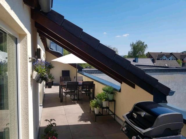 Renovierte Penthousewohnung in zentraler Lage