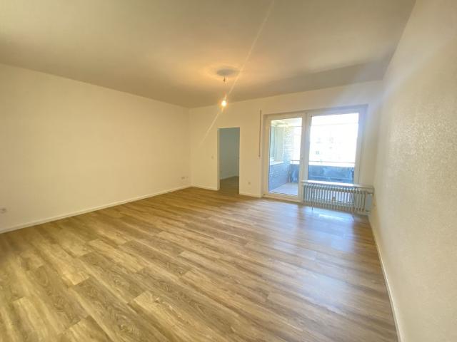 Renovierte SINGLE Wohnung mit Loggia