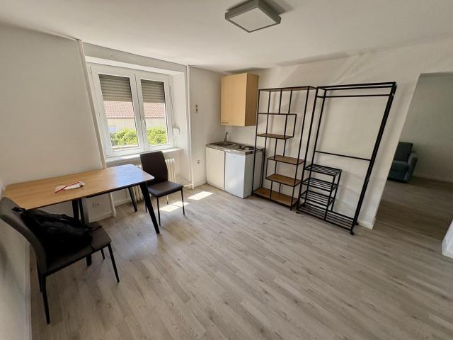 Renovierte und teilmöblierte 2 Zimmerwohnung in top Lage, nähe Berger Straße!