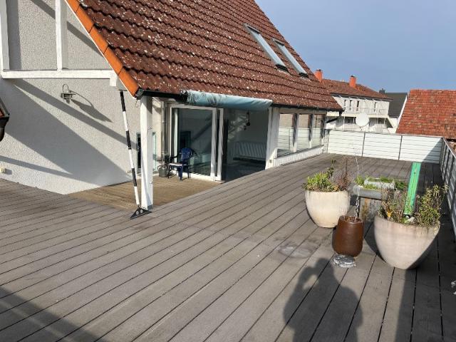 Renovierte und großzügige 5 Zimmer Maisonette Wohnung im Zentrum von Erlenbach