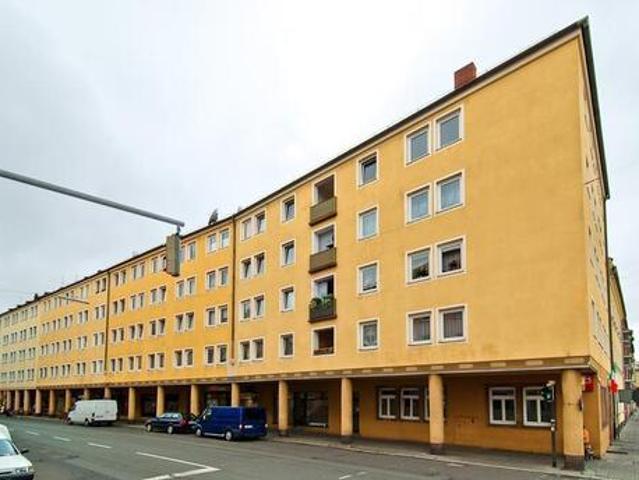 Renovierte und gut geschnittene 2 Zimmer Wohnung ab sofort frei