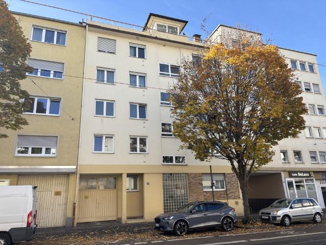 Renovierte und sofort beziehbare 3 Zimmer Wohnung