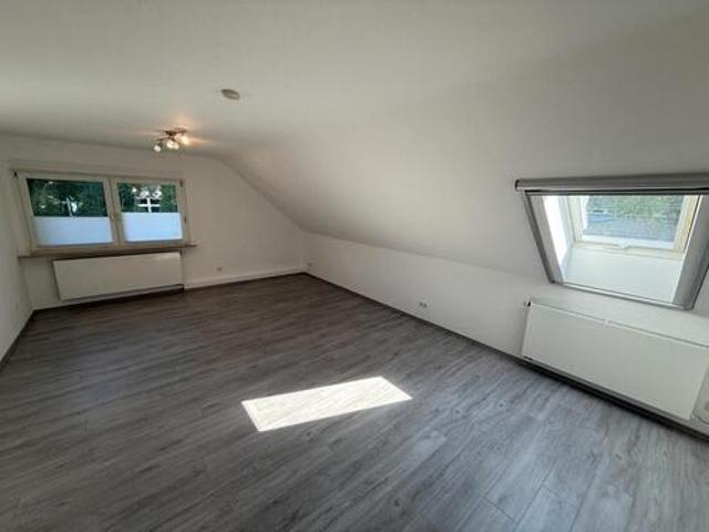 Renovierte Wohnung mit Einbauküche und DG Zimmer in Stiepel