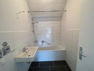 Renovierte Wohnung mit Loggia direkt Am Wendehafen