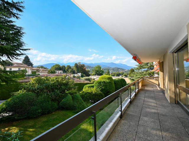 Renovierte Wohnung mit Terrasse und Gemeinschaftspool