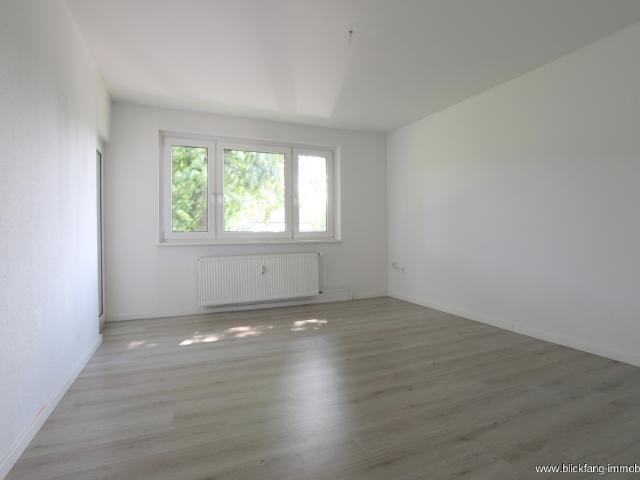 Renovierte Wohng. im 1.OG zu ca. 62 qm, 3 Zim Balkon, Badezimmer mit Tageslicht in Lippstadt!