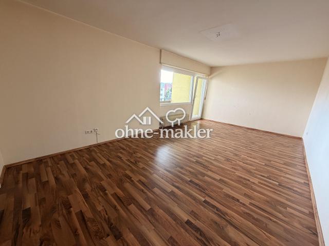 Renovierte, zentral und ruhig gelegene 2 Zimmer Wohnung im obersten Stockwerk