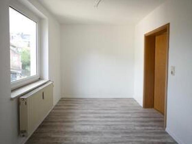 Renovierte zentrale 3 Zimmer Wohnung