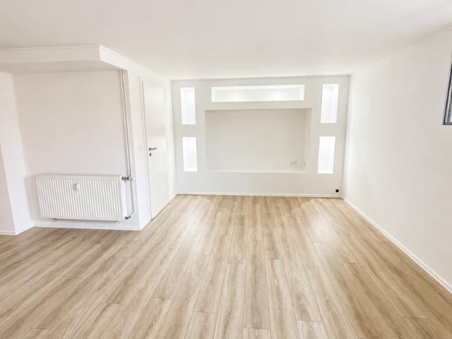 Renovierte 1 Zi. Wohnung im Souterrain mit Potenzial sofort bezugsfrei