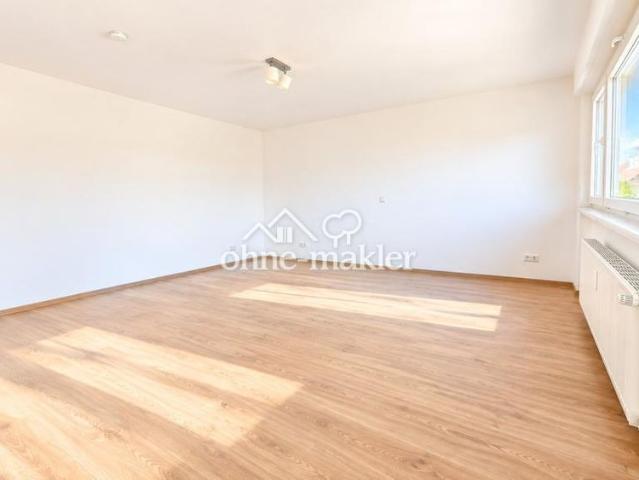 Renovierte 1 Zimmer Wohnung mit Einbauküche, Waschmaschine und Parkplatz