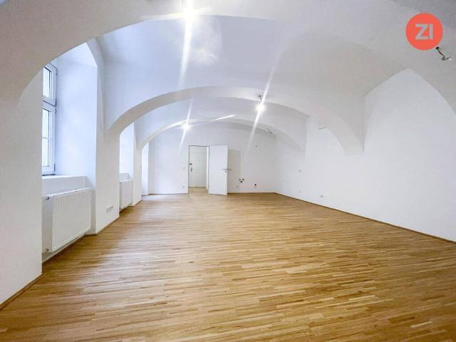 Generalsaniert 1 Zimmer Wohnung mit Terrasse und Garten zum Innenhof im Linzer Zentrum