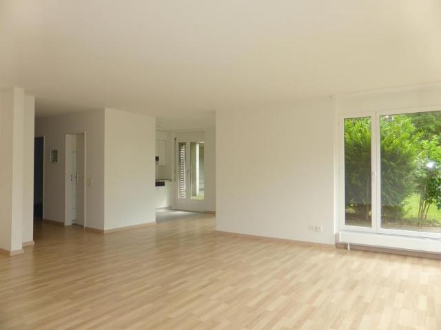 renovierte 2.5 Zimmerwohnung im Grünen