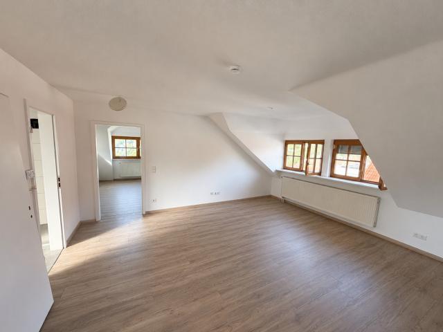 Renovierte 2,5 Zimmer Dachgeschosswohnung in Ellwangen Kernstadt