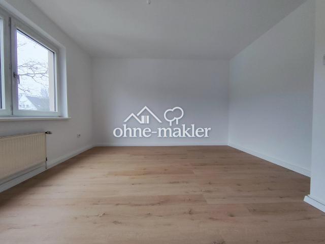 Renovierte 2,5 Zimmer Wohnung mit Balkon und Gartennutzung