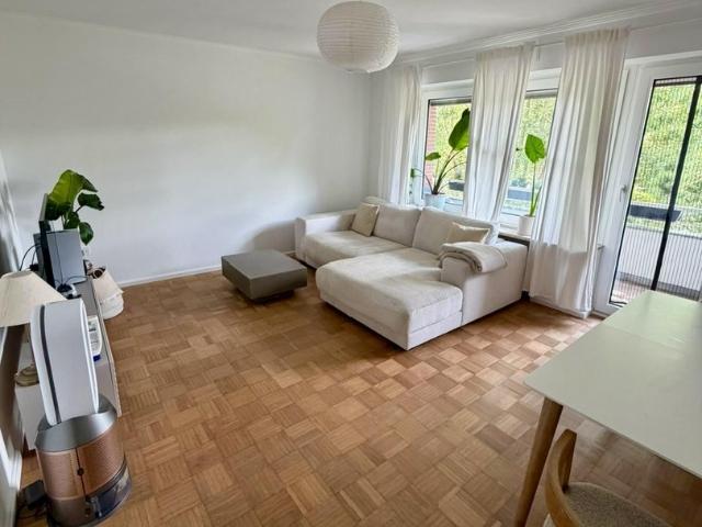 Provisionsfrei* Renovierte 2,5 Zimmer Wohnung mit Balkon