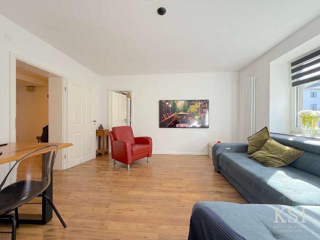 Renovierte 2,5 Zimmer Wohnung mit Einbauküche in beliebter Uni Nähe