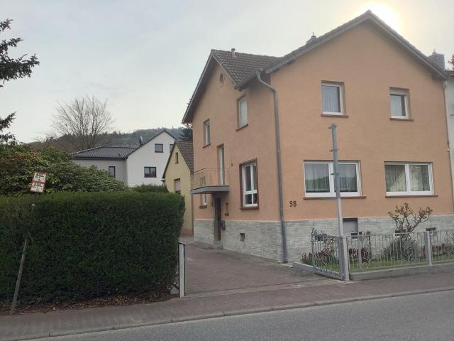 Renovierte 2 DHH nit 8 Zimmern und 210qm Wohnfläche