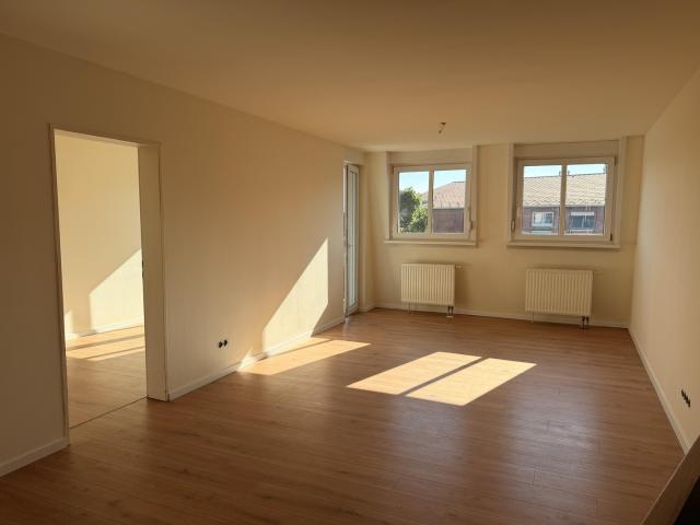 renovierte 2 Raum Wohnung mit Klima, EBK und TG Stellplatz