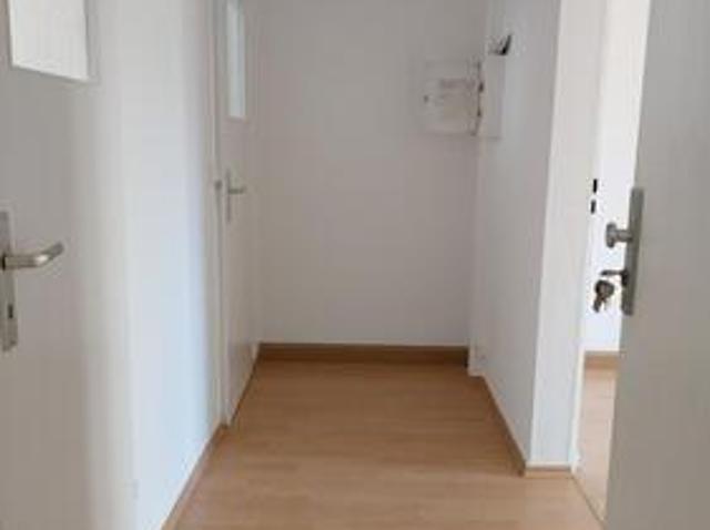 Renovierte 2 Raum Wohnung im EG