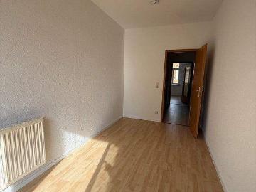 Renovierte 2 Raum Wohnung in Zwickau mit Balkon ab sofort zu vermieten