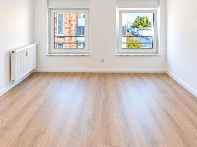 Renovierte 2 Zi. Altbauwohnung, neue EBK, Duisburg Duissern