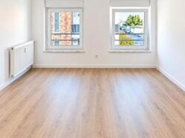 Renovierte 2 Zi. Altbauwohnung, neue EBK, Duisburg Duissern