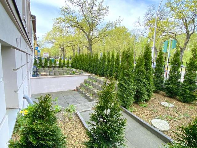 renovierte 2 Zi. Garten Wohnug mit moderner Küche max 2 Personen max. 4 Jahre Video