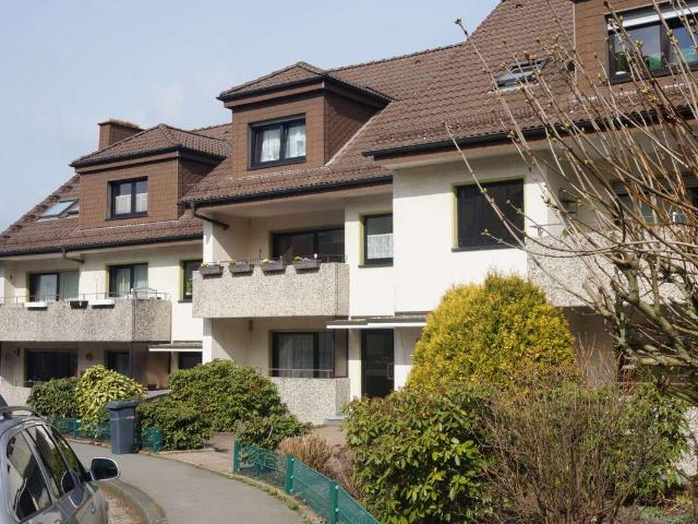 renovierte 2 Zi. Wohnung mit Balkon und Echtholzparkett seltene Gelegenheit in gefragter Straße!