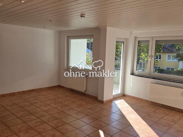 Renovierte 2 Zi. Whg mit EBK, Balkon & Stellplatz in Sennestadt!