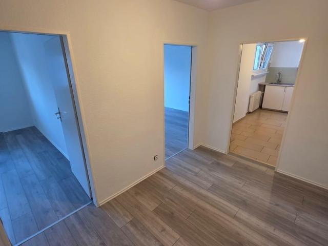 Renovierte 2 Zi Whg in zentraler Lage von Frankfurt Bergen Enkheim Stellplatz inklusive