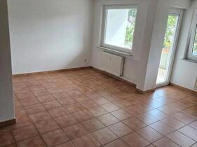 Renovierte 2 Zi. Whg inkl. Stellplatz, EBK & Balkon!