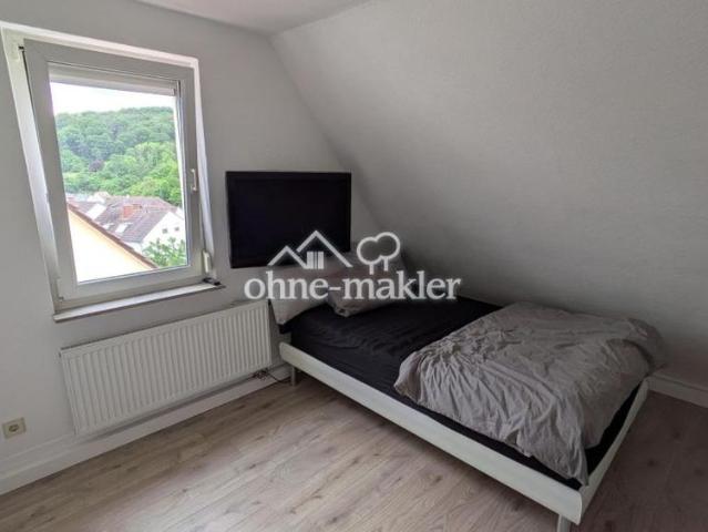 Renovierte 2 Zimmer DGWohnung in Stuttgart Rohracker