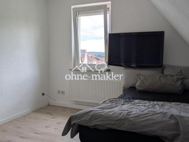 Renovierte 2 Zimmer DGWohnung in Stuttgart Rohracker