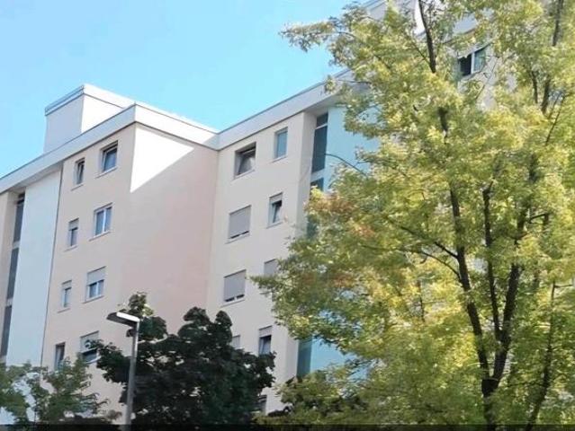 Renovierte 2 Zimmer ETW provisionsfrei v. Privat, zzgl.TG Platz