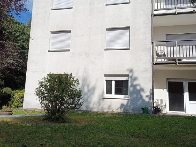 Renovierte 2 Zimmer Erdgeschosswohnung mit neuem Bad, Küche und Gartennutzung