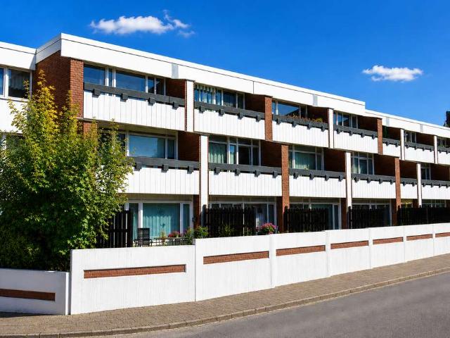 Renovierte 2 Zimmer Wohnung 18 mit Balkon in Mönchengladbach Rheindahlen Mitte